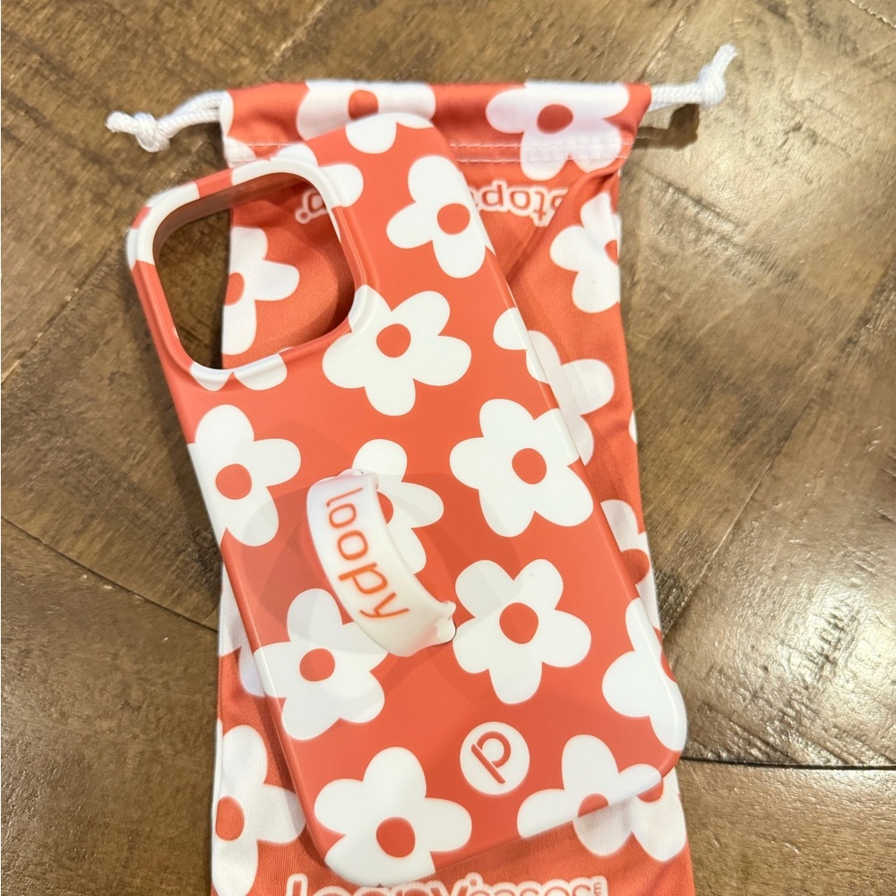 Loopy Case for iPhone 15 Pro - Righty